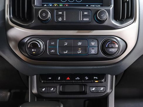 Used 2021 Chevrolet Colorado Z71 AWD/4WD image 14