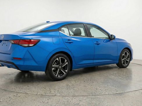 Used 2025 Nissan Sentra SV image 7