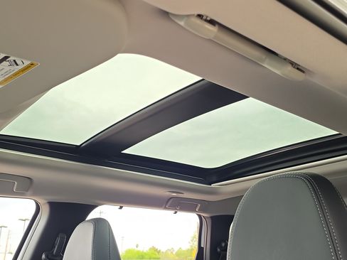 New 2025 Mitsubishi Outlander SEL image 13