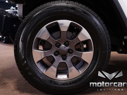 Used 2020 Jeep Wrangler Unlimited Sahara image 21