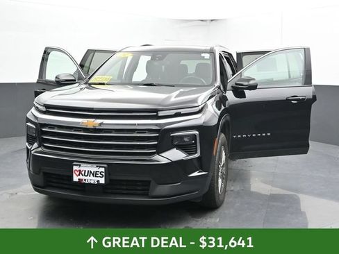 Used 2024 Chevrolet Traverse LT FWD image 55