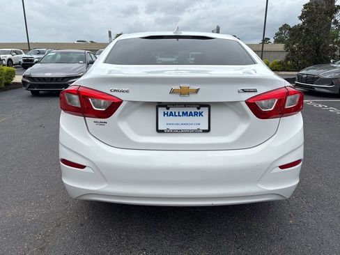 Used 2017 Chevrolet Cruze Premier FWD image 6