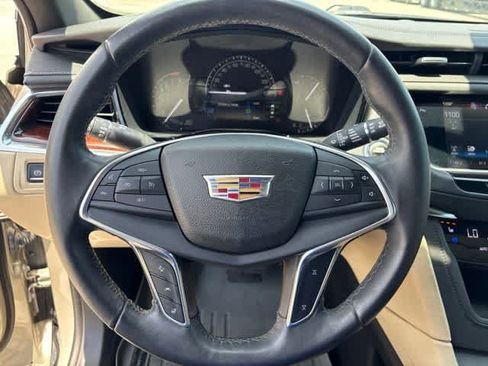 Used 2017 Cadillac XT5 Premium Luxury FWD image 14