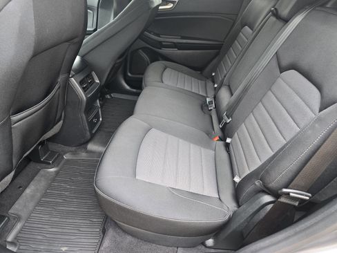 Used 2022 Ford Edge SE image 22
