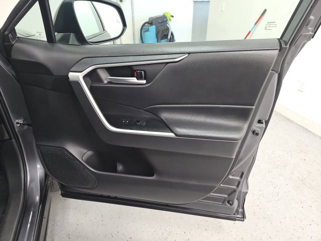 Certified 2025 Toyota RAV4 XLE AWD/4WD image 35