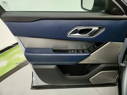Used 2019 Land Rover Range Rover Velar R-Dynamic SE AWD/4WD image 23