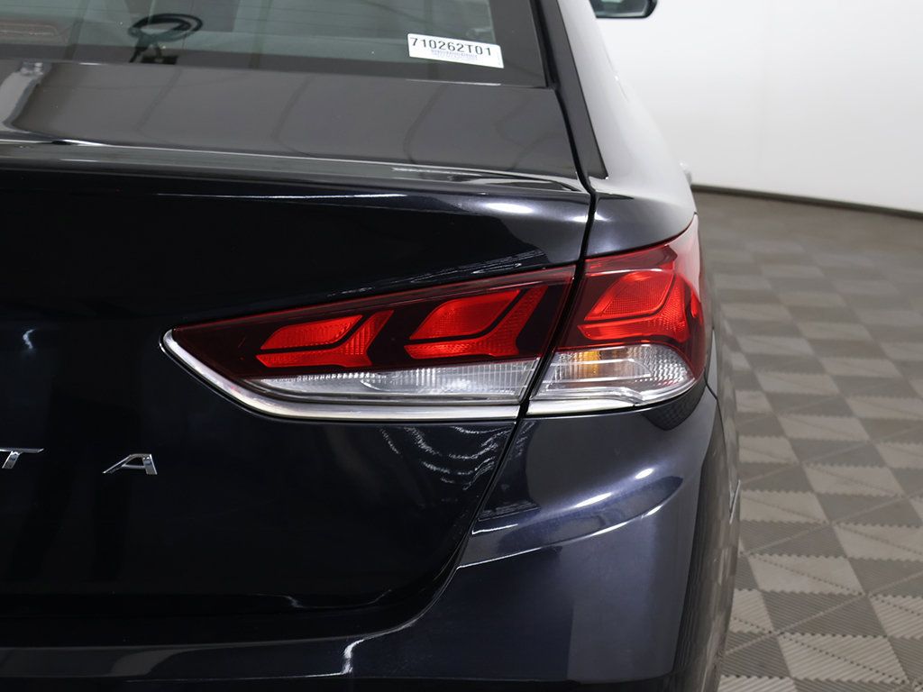 Used 2018 Hyundai Sonata SE FWD image 14