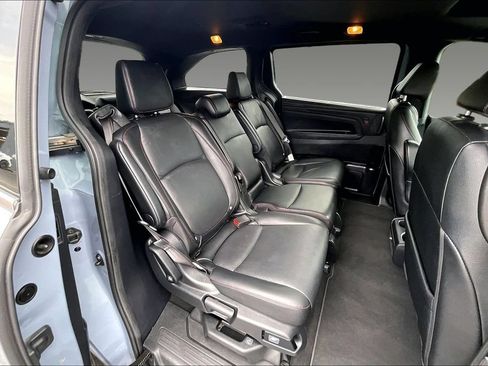 Used 2025 Honda Odyssey Sport-L image 16