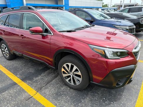 Used 2022 Subaru Outback Premium AWD/4WD image 2