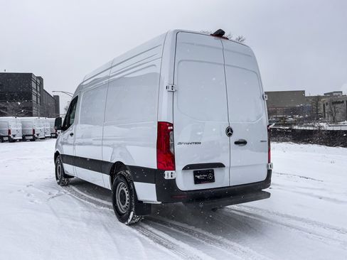 Used 2025 Mercedes-Benz Sprinter 2500 image 8