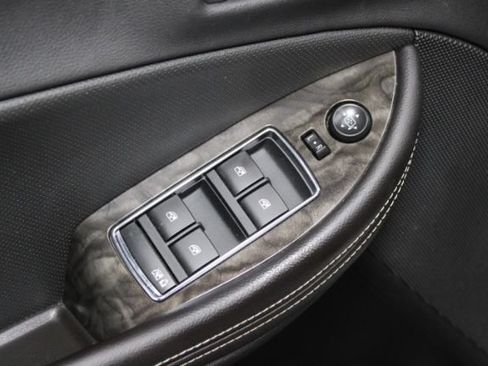 Used 2016 Chevrolet Impala LTZ w/ Enhanced Convenience Package FWD image 9
