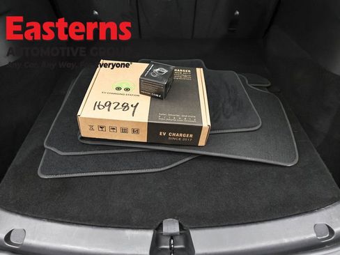 Used 2021 Tesla Model Y Long Range image 9