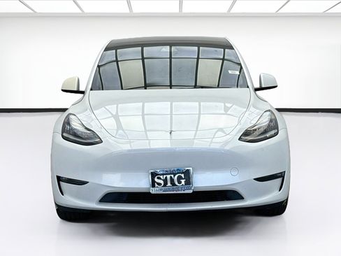 Used 2023 Tesla Model Y Long Range AWD/4WD image 2