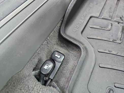Used 2022 Hyundai Elantra SEL w/ Convenience Package FWD image 33