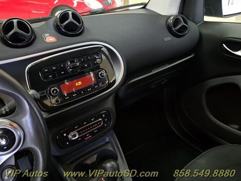 Used 2018 smart fortwo electric drive RWD image 13