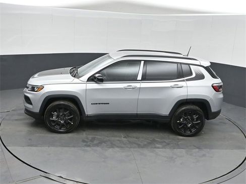 New 2026 Jeep Compass Latitude image 34