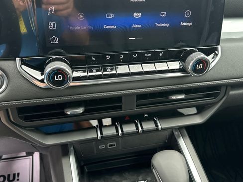 New 2025 Chevrolet Colorado LT w/ LT Convenience Package image 14