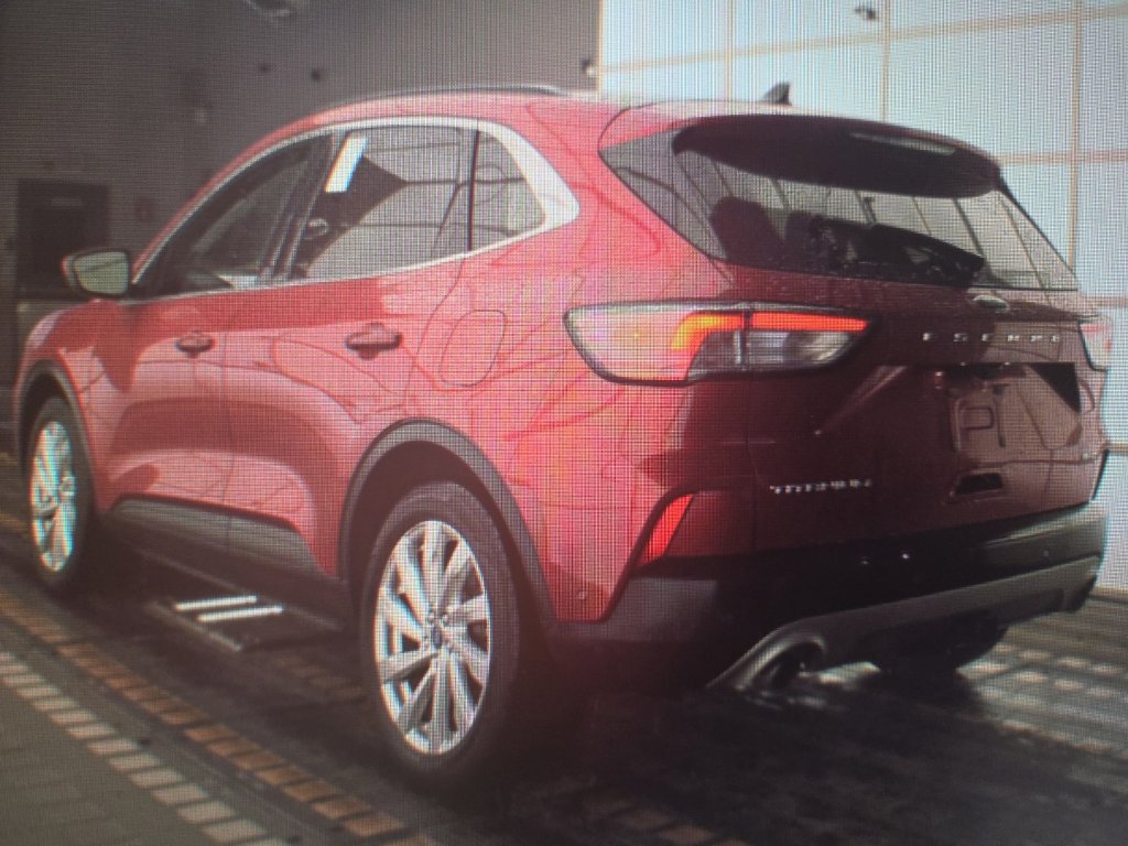 Used 2021 Ford Escape Titanium w/ Titanium Elite Package AWD/4WD image 4