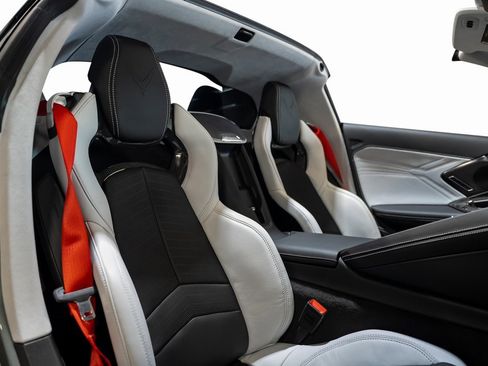 Used 2024 Chevrolet Corvette Z06 w/ Z07 Performance Package image 43