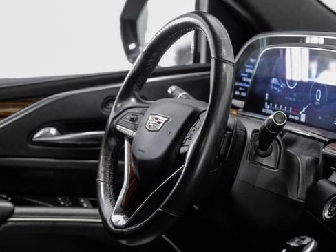 Used 2021 Cadillac Escalade ESV Premium Luxury AWD/4WD image 18