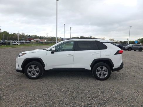 Used 2024 Toyota RAV4 XLE image 2