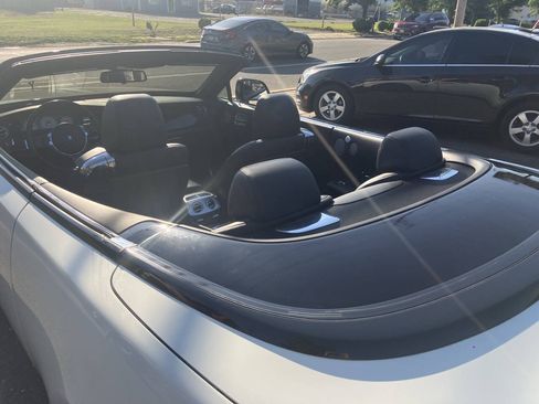 Used 2018 Rolls-Royce Dawn RWD image 25