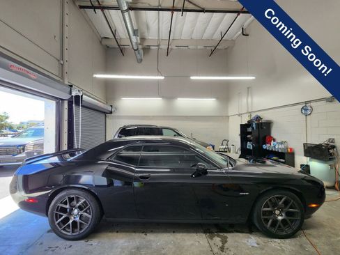 Used 2016 Dodge Challenger R/T Plus image 8