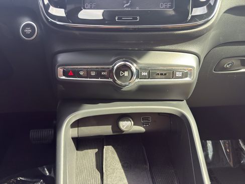 Used 2020 Volvo XC40 T4 Inscription w/ Protection Package Premier image 23