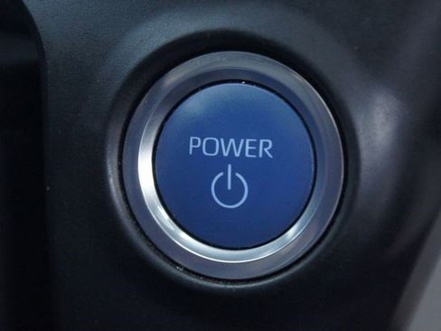 Used 2023 Toyota Sienna XLE image 9