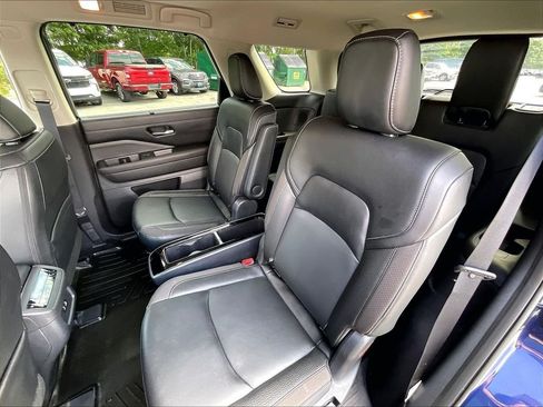 Used 2023 Nissan Pathfinder SL w/ SL Premium Package AWD/4WD image 14