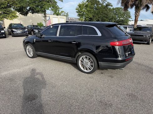 Used 2019 Lincoln MKT AWD image 5