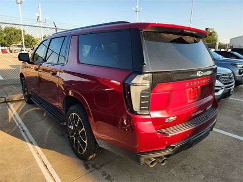 Used 2025 Chevrolet Suburban RST w/ RST Capability Package AWD/4WD image 4