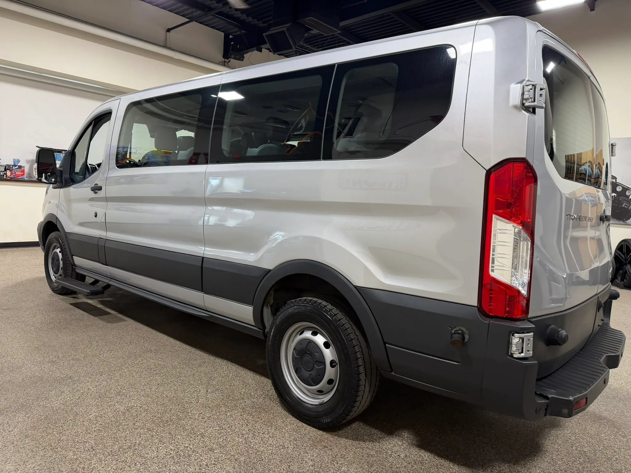 Used 2018 Ford Transit 350 XL RWD image 20