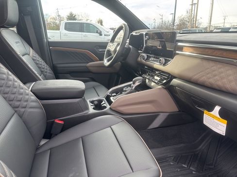 New 2025 GMC Canyon Denali image 10