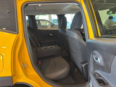 Used 2017 Jeep Renegade Altitude AWD/4WD image 27