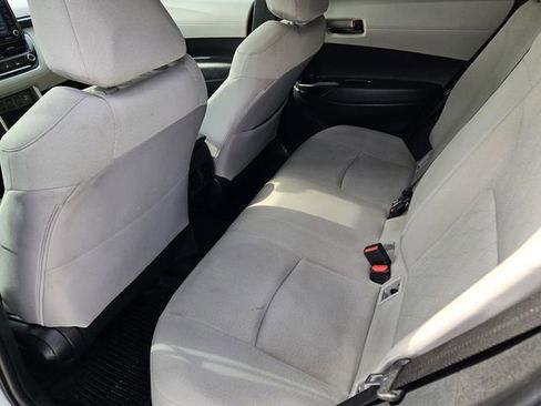 Used 2022 Toyota Corolla Cross LE w/ Moonroof Package image 13