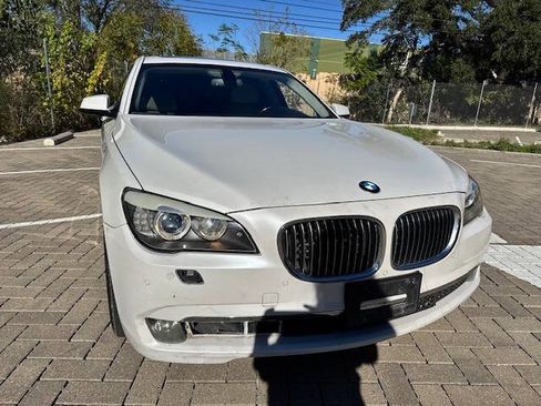 Used 2012 BMW 740Li image 9