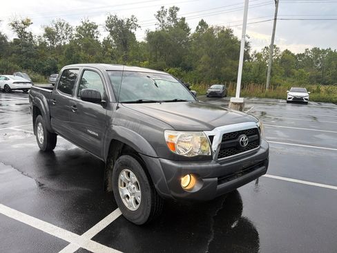 Used 2011 Toyota Tacoma 4x4 Double Cab w/ SR5 Pkg #2 image 9