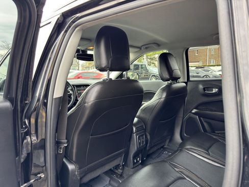 Used 2018 Jeep Compass Limited w/ Navigation Group AWD/4WD image 29
