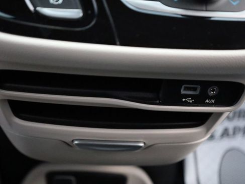 Used 2017 Chrysler Pacifica LX w/ Tire & Wheel Group image 35