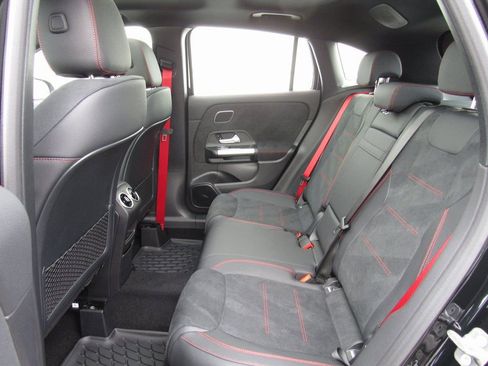 New 2025 Mercedes-Benz GLA 35 AMG 4MATIC image 19