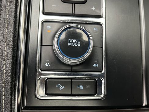 Certified 2023 Ford Expedition XLT image 20