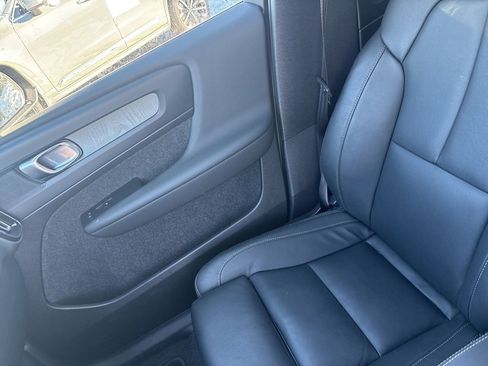 Certified 2025 Volvo XC40 B5 Plus image 31