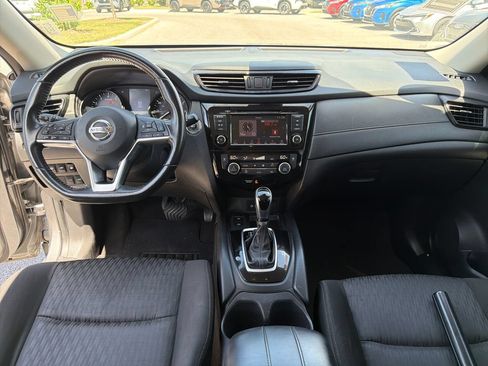 Used 2019 Nissan Rogue SV w/ Premium Package FWD image 31