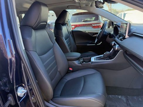 Used 2021 Toyota RAV4 Limited image 14