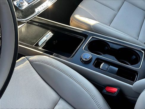 New 2026 Lincoln Corsair Reserve image 8