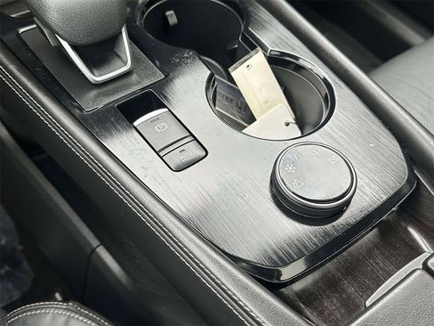 Certified 2021 Nissan Rogue Platinum image 33