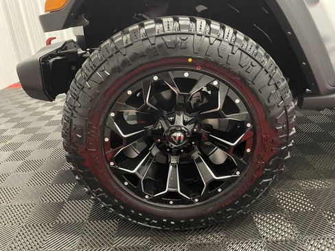 Used 2024 Jeep Wrangler Sport AWD/4WD image 13