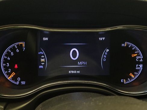 Used 2018 Jeep Grand Cherokee Altitude AWD/4WD image 23