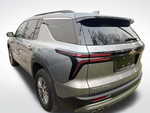 Used 2025 Chevrolet Traverse LT w/ LPO, Floor Liner Package image 6